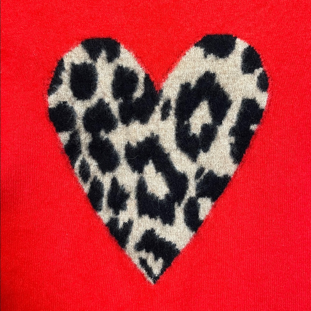 J. CREW 100% Cashmere Crewneck Sweater Red Leopard Print Heart 3/4 Sleeve XS - Picture 4 of 11